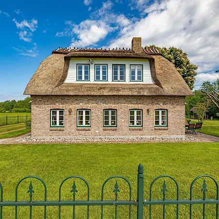 Landhausvilla Wolsroi וילה
