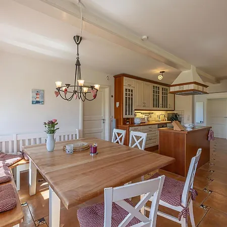 Landhausvilla Wolsroi וילה